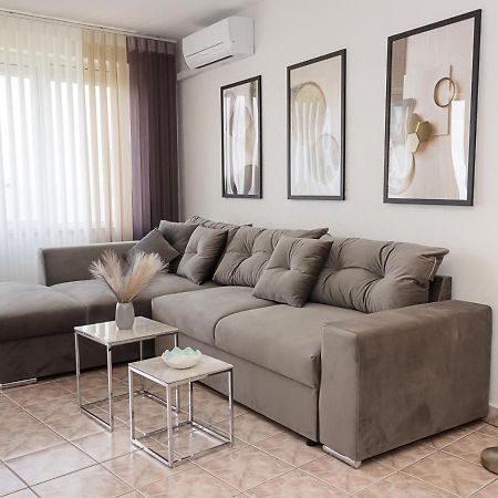 Two Identical Designer 2Bd Flats With Sea View In Balchik By Flat Mаnager Leilighet Eksteriør bilde