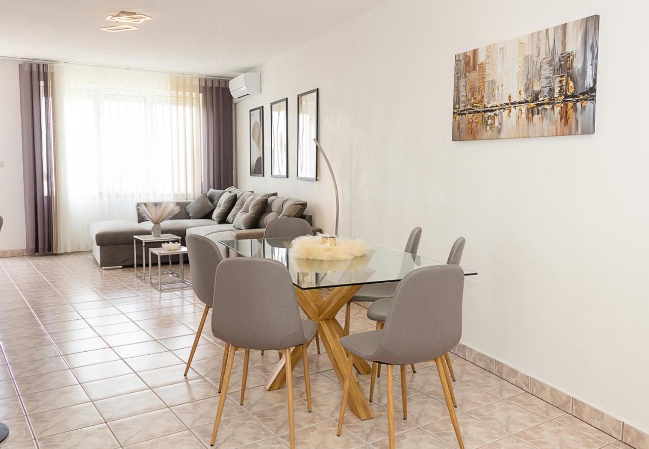 Two Identical Designer 2Bd Flats With Sea View In Balchik By Flat Mаnager Leilighet Eksteriør bilde